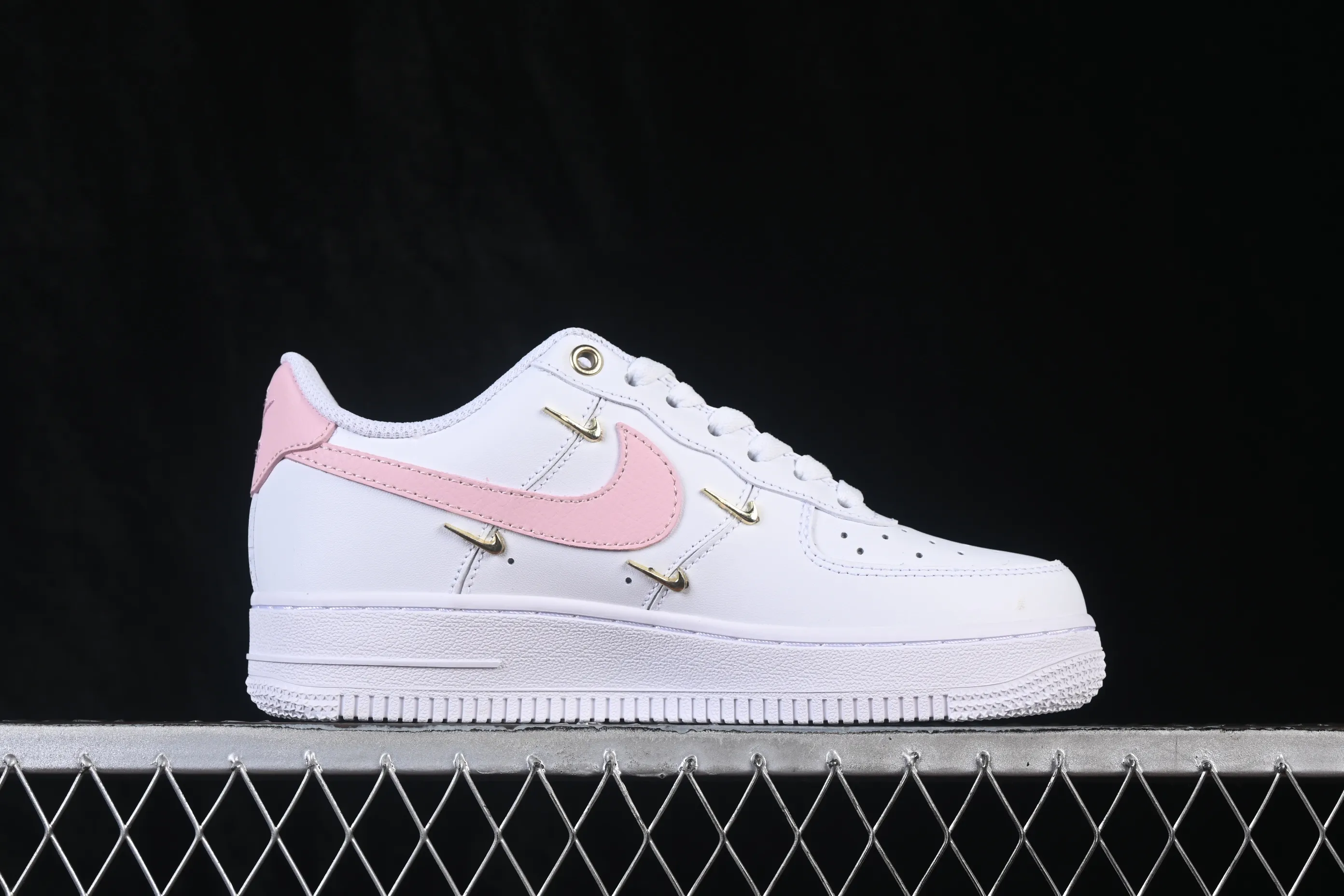 All categories Nk Air Force 1 Air Force series Nk Air Force 1 Low Air Force low-top Nike Air Force 1'07 Low Two-dimensional theme Air Force 1 low-top casual sneakers ZH0316-112